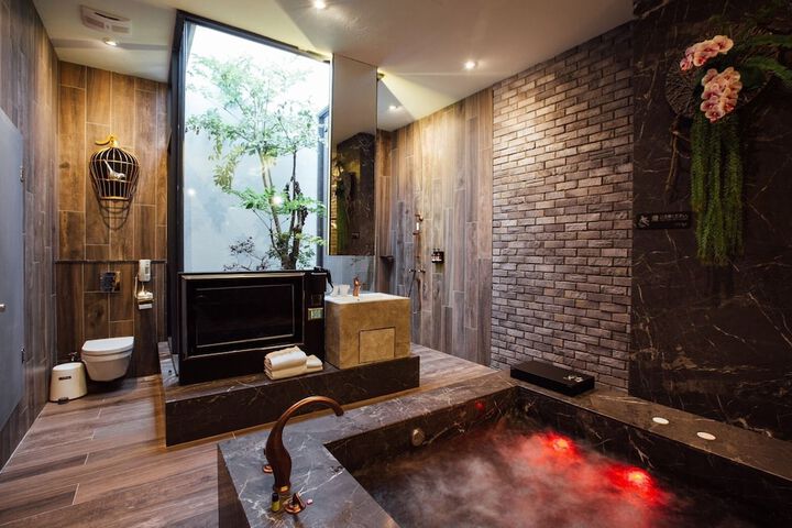 Hot Tub 58 of 67