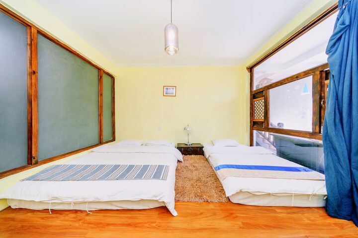 Room 4 of 30