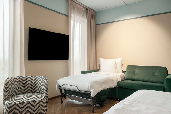 Room 2 of 62