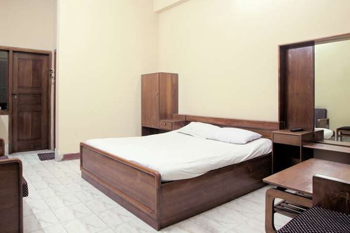 Room 16 of 29