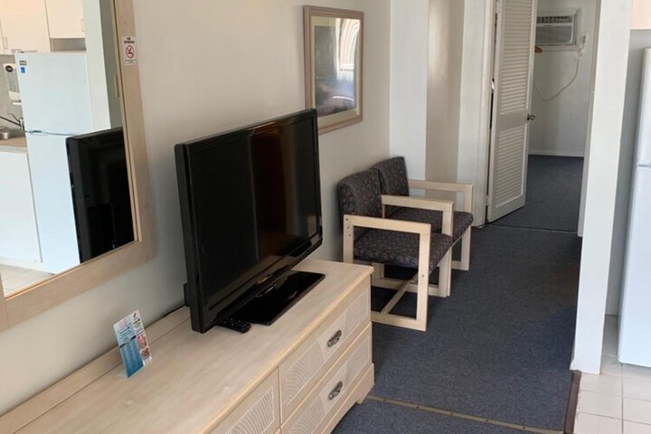 Room 11 of 48