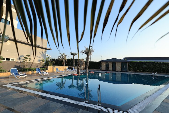 Pool 73 of 75