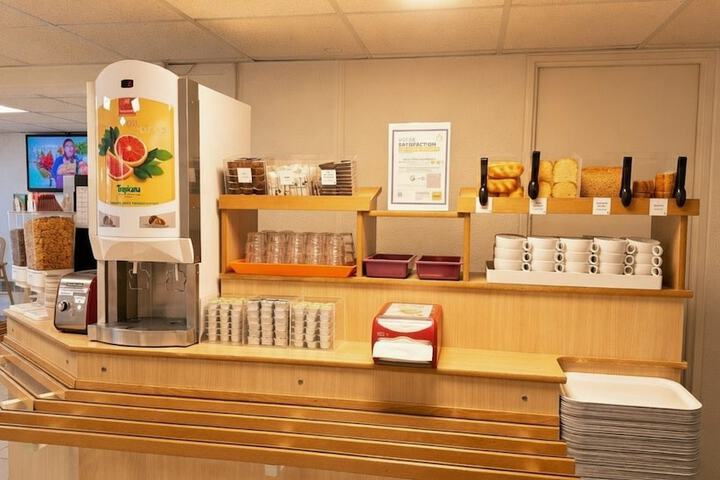 Breakfast/Coffee Service 17 of 27