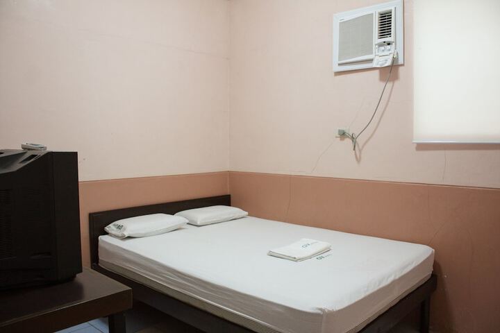 Room 3 of 32
