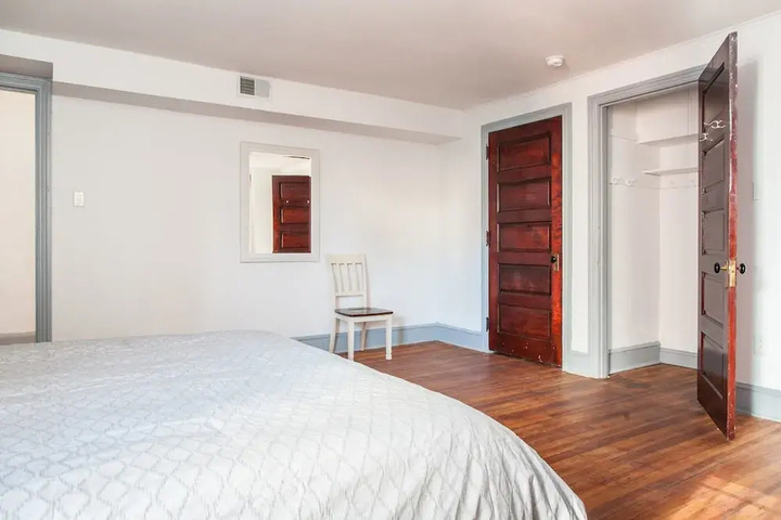 Room 4 of 15