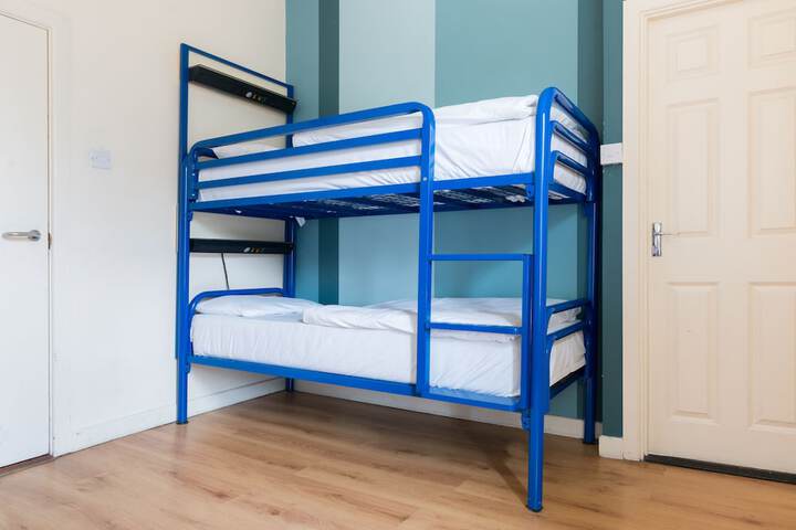 Room 16 of 54