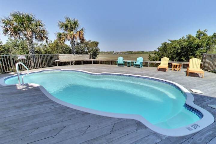 Pool 41 of 76