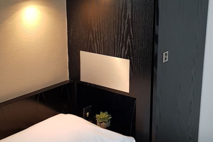 Room 34 of 92