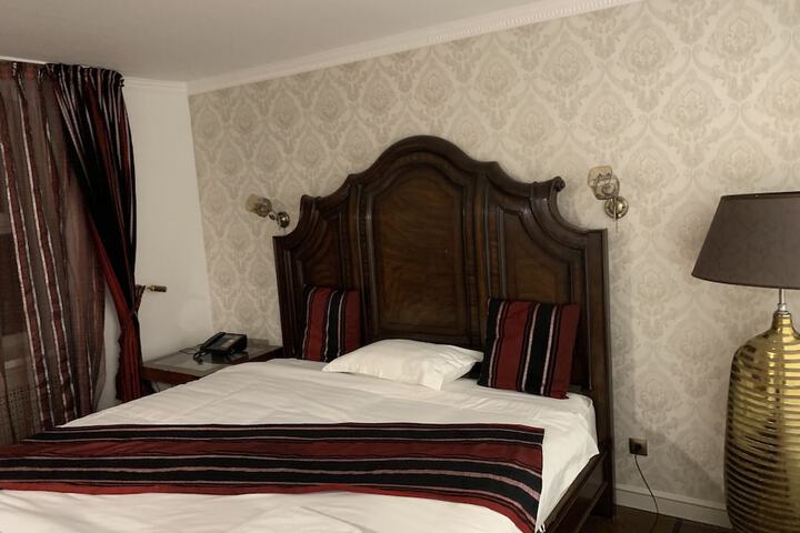 Room 40 of 126