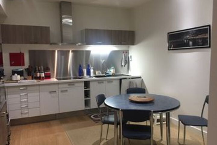 Room 10 of 16