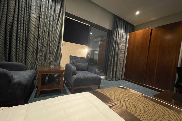 Room 18 of 25