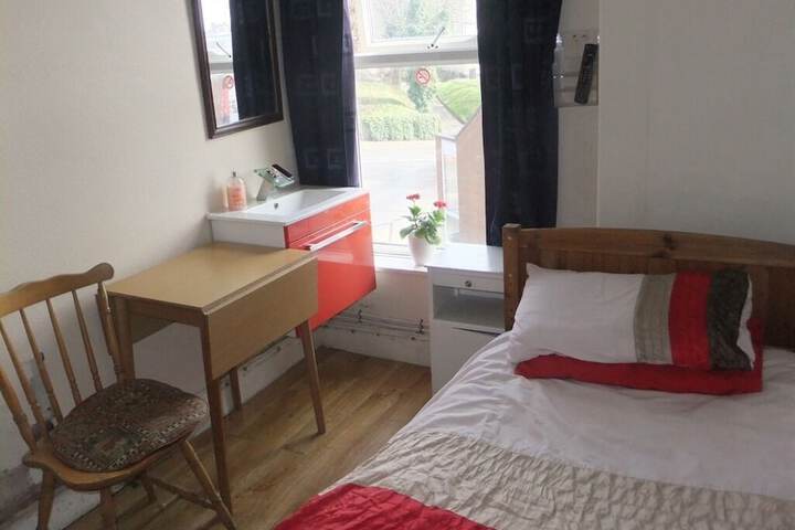 Room 16 of 22