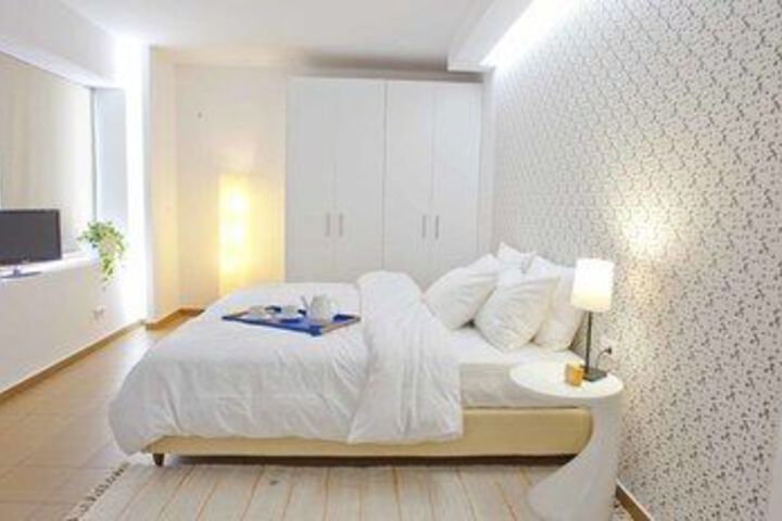 Room 15 of 25