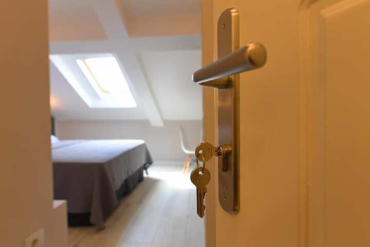 Room 11 of 33