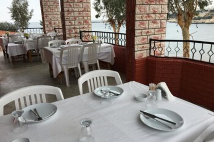 Dining 14 of 25