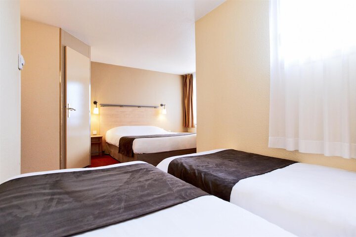Room 10 of 20
