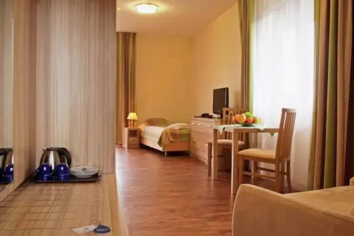 Room 2 of 11