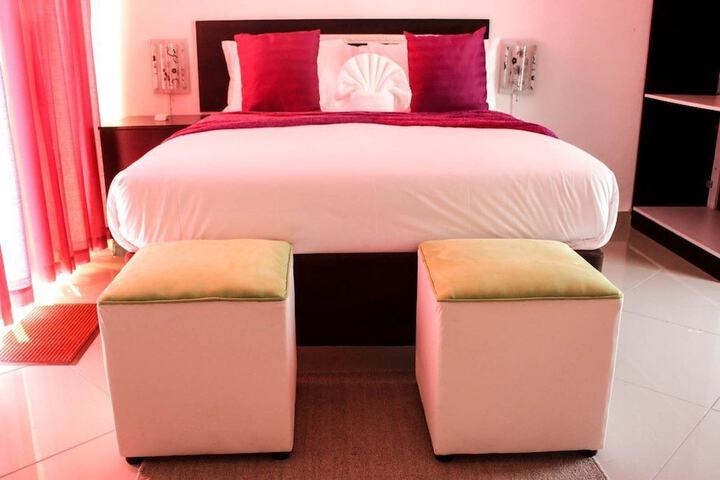 Room 3 of 20