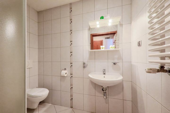 Room 16 of 31