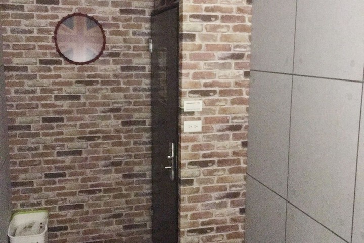 Room 16 of 48