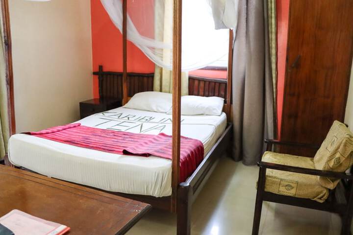 Room 25 of 84