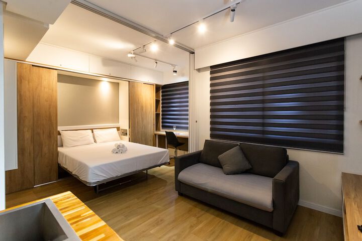 Room 11 of 28