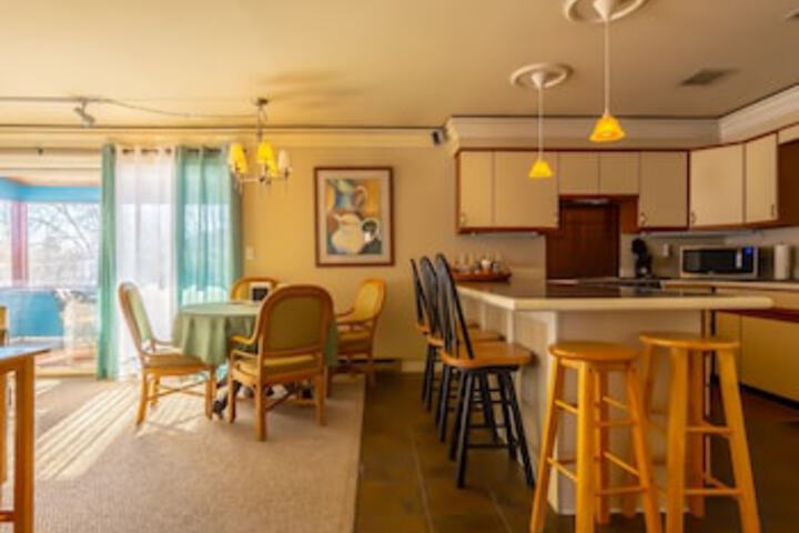 Room 40 of 147
