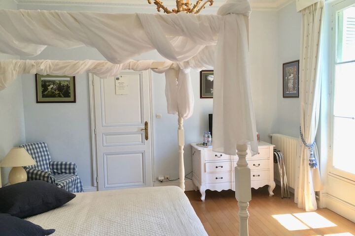 Room 10 of 125
