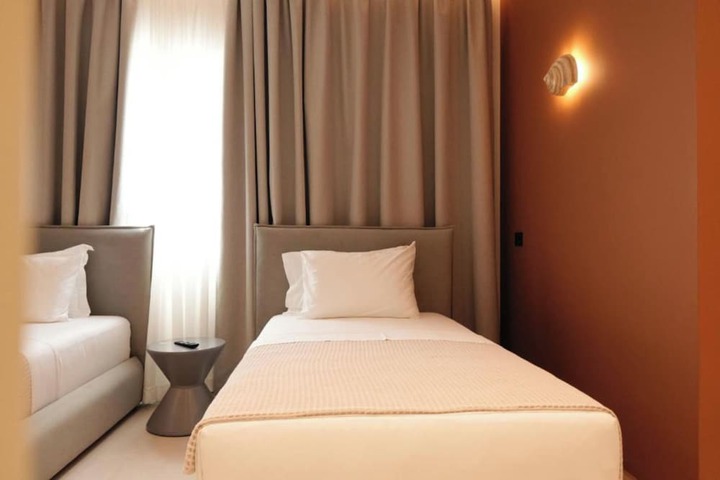 Room 14 of 75