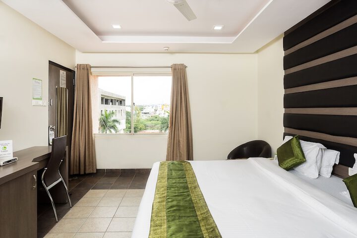 Room 5 of 38