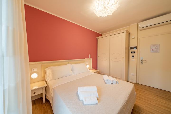 Room 12 of 71