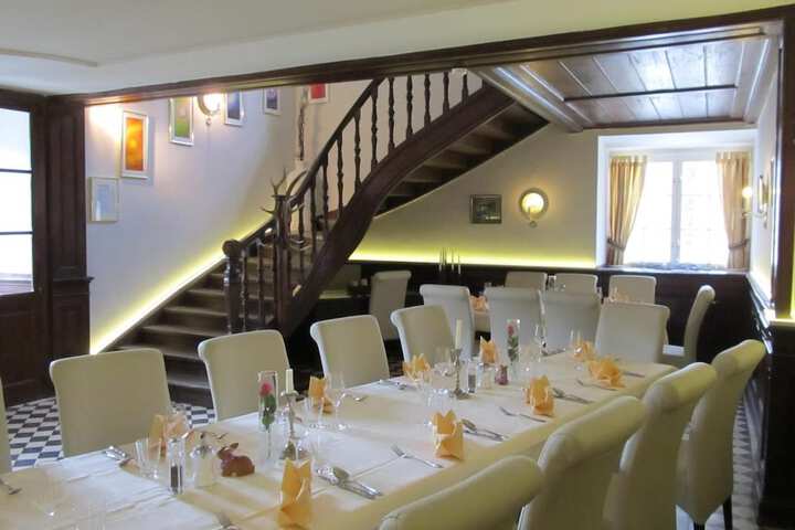 Dining 40 of 60