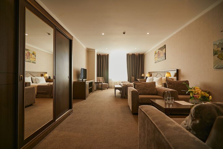 Room 20 of 90