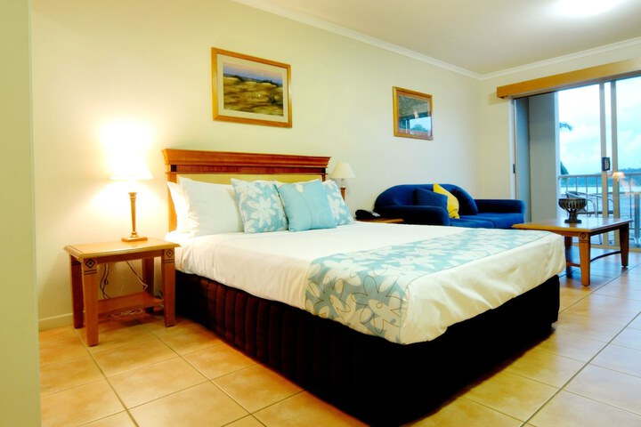 Room 2 of 59