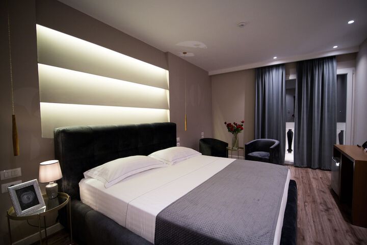 Room 16 of 34