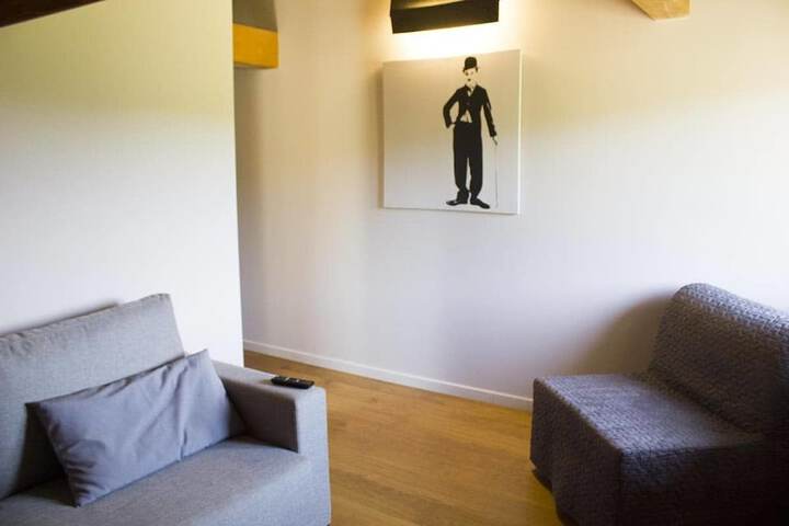 Room 4 of 75