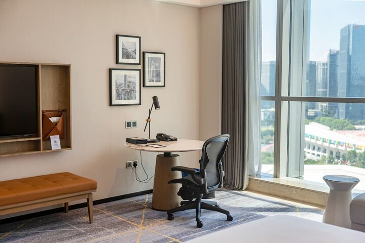 Room 14 of 136