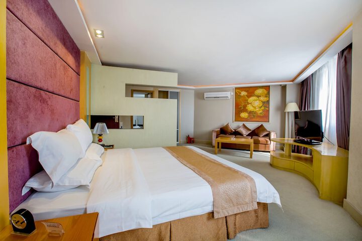 Room 7 of 31