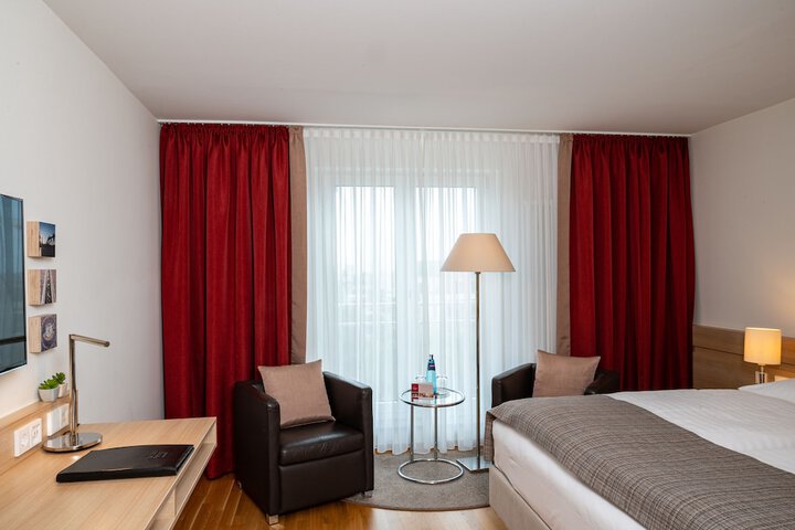 Room 8 of 39