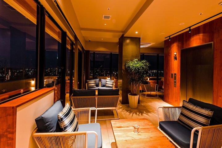 Lounge 99 of 113