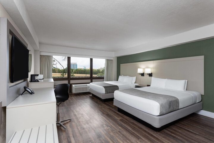 Room 72 of 248