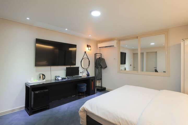 Room 58 of 84