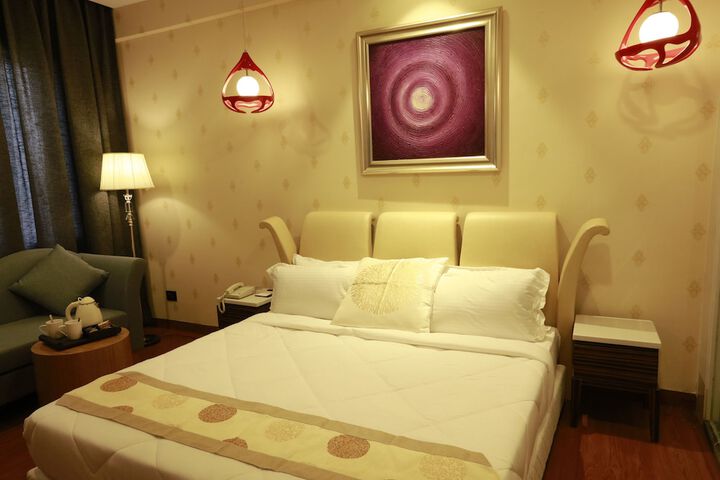 Room 9 of 54