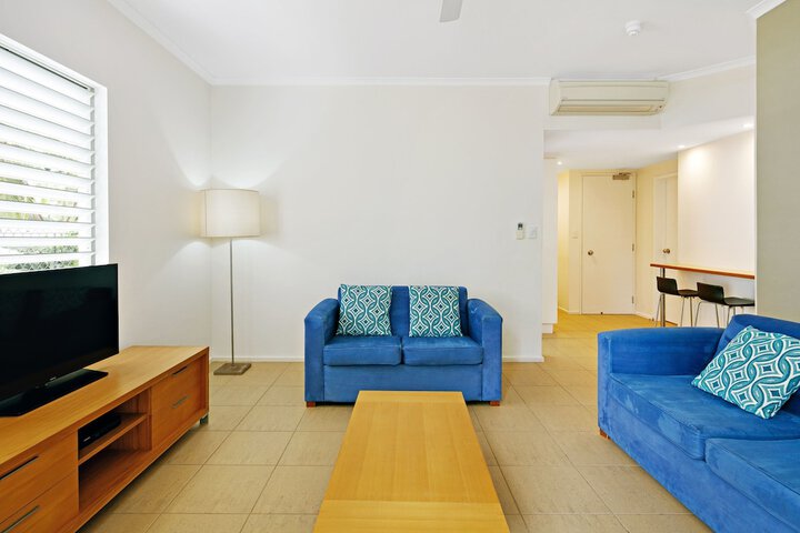 Room 32 of 69