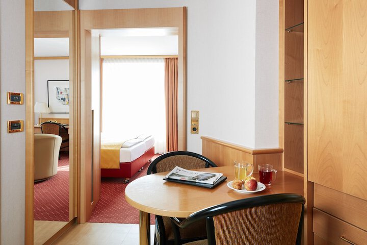 Room 1 of 34