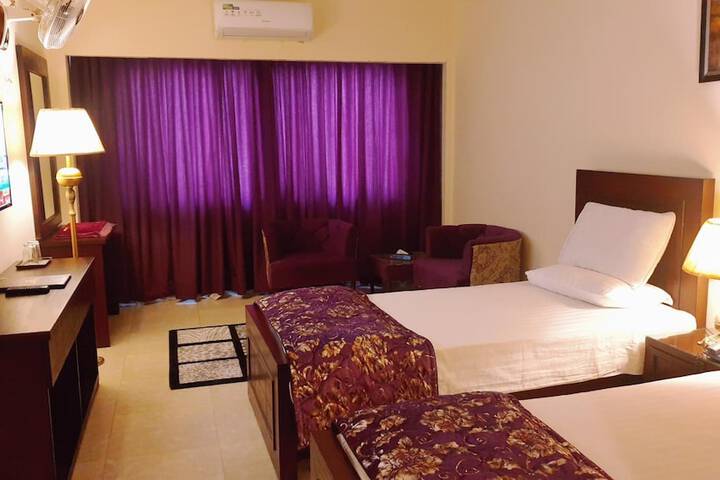 Room 6 of 36