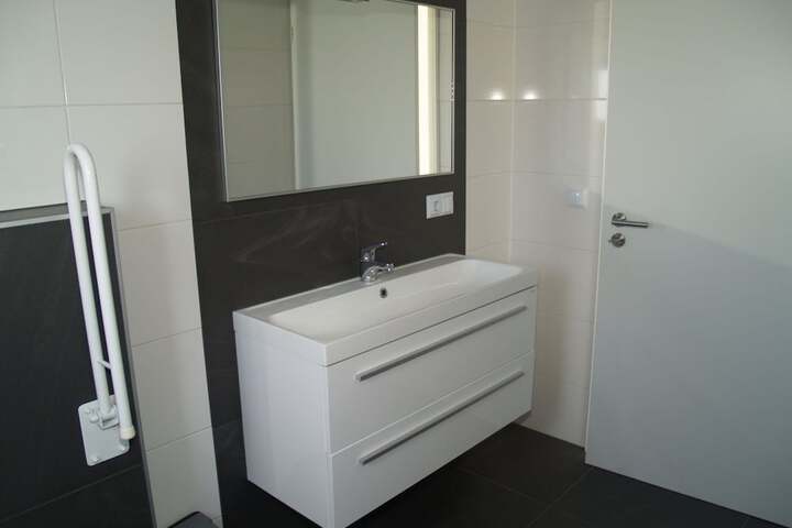Room 9 of 39