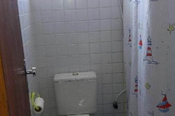 Room 10 of 13