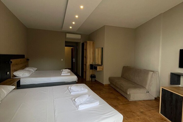 Room 16 of 35