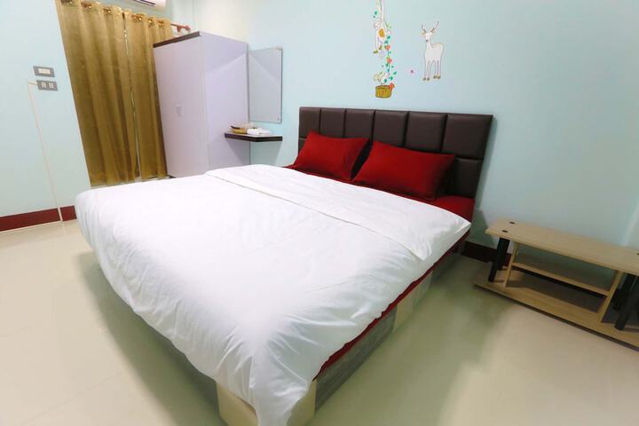 Room 7 of 25